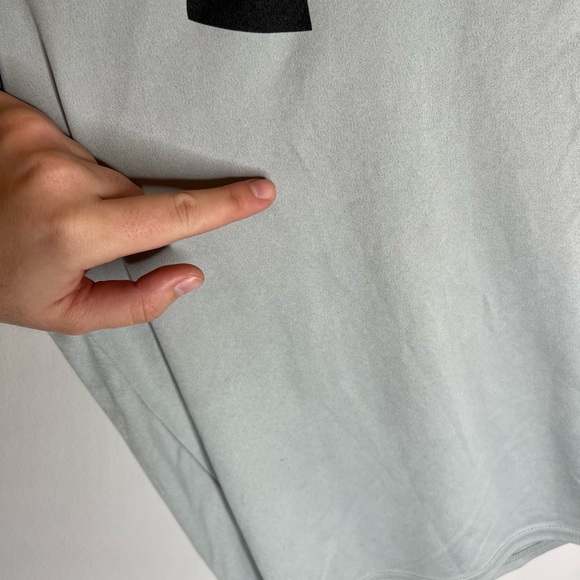 Under Armour | Loose Fit Shirt - Picture 7 of 8